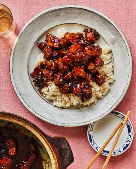 The Chef's Flavorful Creations for Lu Rou Fan and Crispy Radish Bites