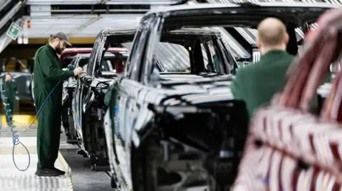 JLR Vendor Network Workers Reportedly Told to Register for Universal Credit, Union States